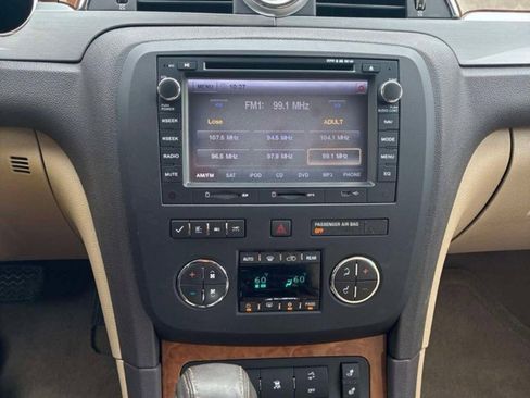 Used 2011 Buick Enclave CXL FWD image 8