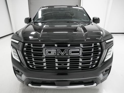 Used 2025 GMC Yukon Denali Ultimate image 2