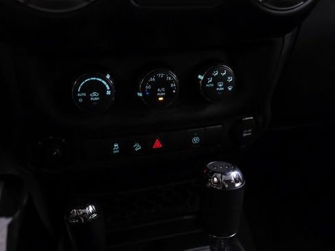 Used 2017 Jeep Wrangler Sahara w/ Connectivity Group AWD/4WD image 17
