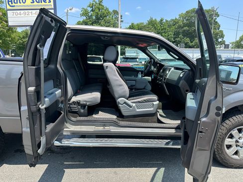 Used 2013 Ford F150 XLT w/ Luxury Equipment Group image 9