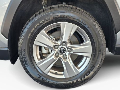 Used 2025 Toyota RAV4 XLE AWD/4WD image 11