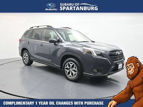 Used 2023 Subaru Forester Premium AWD/4WD image 1