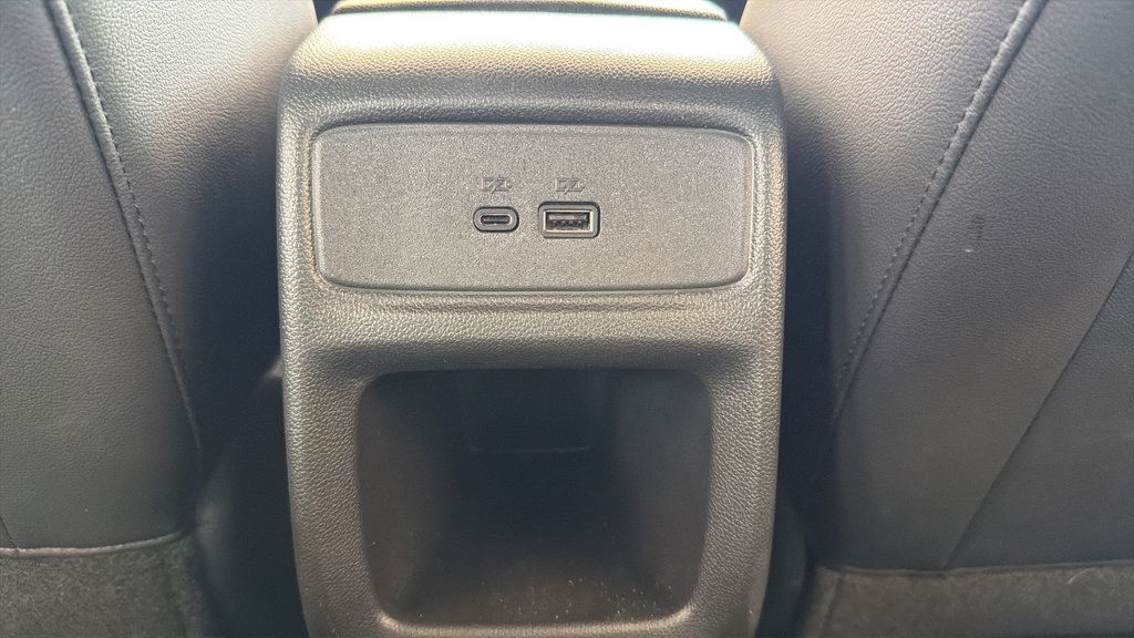 Used 2025 Chevrolet Trax RS w/ Sunroof Package FWD image 16