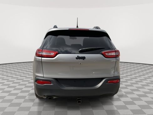 Used 2017 Jeep Cherokee Limited FWD image 6