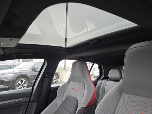 New 2026 Volkswagen GTI SE image 9