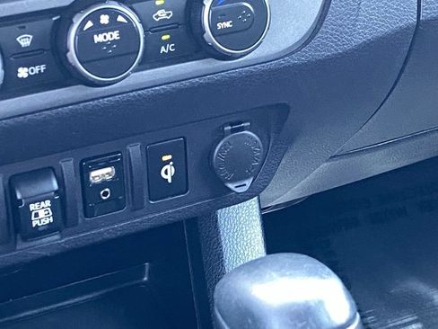 Used 2019 Toyota Tacoma TRD Off-Road AWD/4WD image 20