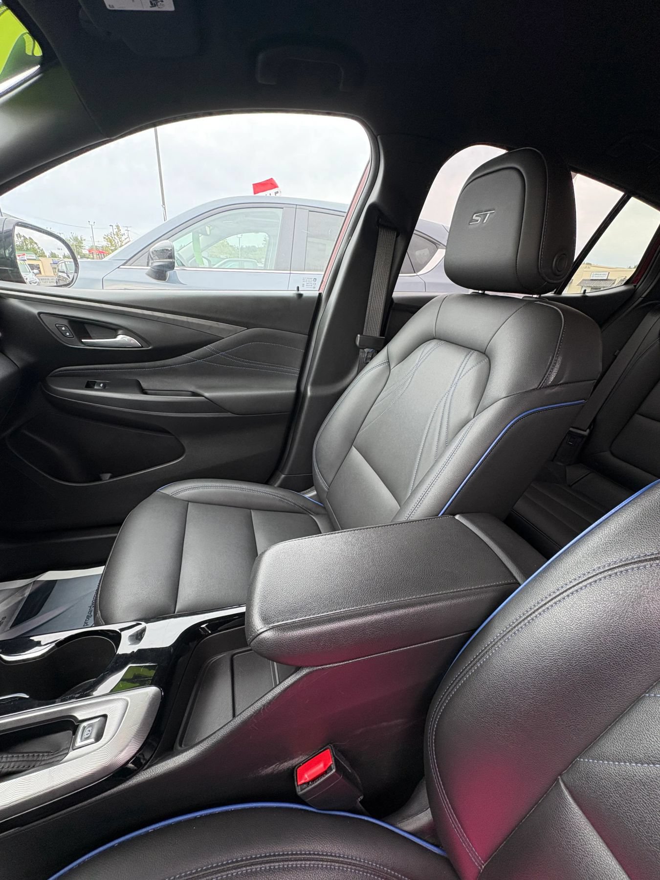 Used 2024 Buick Envista Sport Touring w/ Convenience I Package FWD image 25
