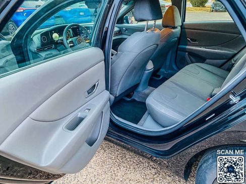 Used 2021 Hyundai Elantra SEL w/ Convenience Package image 13