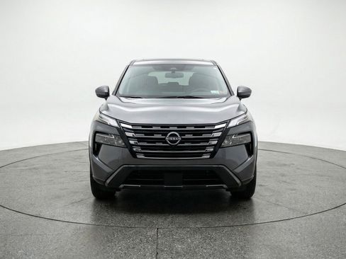 Used 2025 Nissan Rogue SV AWD/4WD image 2