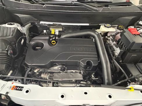 Used 2026 Chevrolet Equinox LT w/ Safety and Technology Package FWD image 7