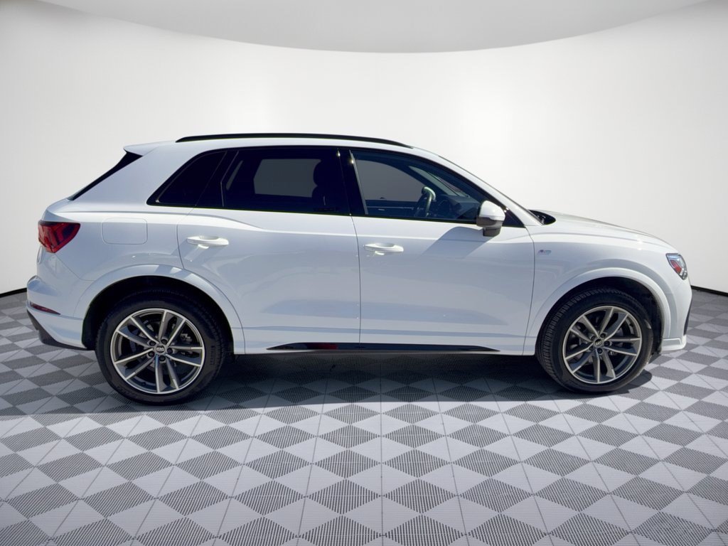 Certified 2025 Audi Q3 2.0T Premium w/ Convenience Package AWD/4WD image 8