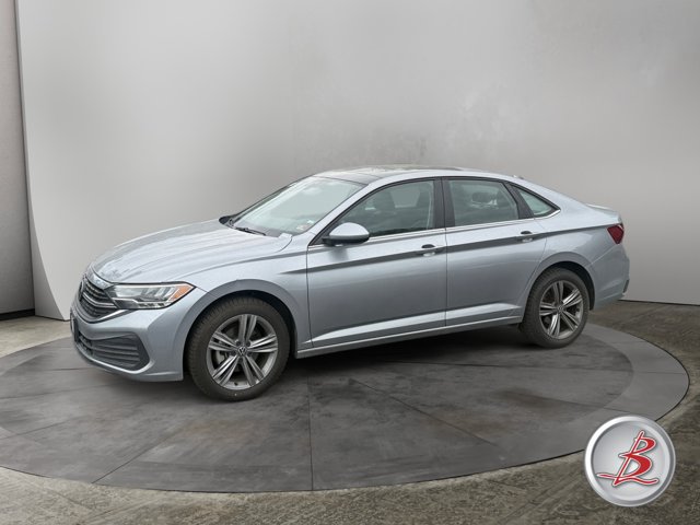 Used 2024 Volkswagen Jetta SE FWD image 3