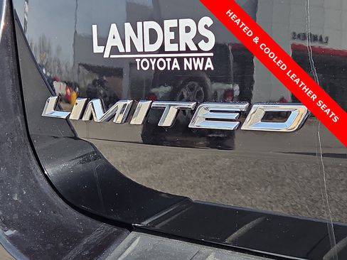 Used 2023 Ford Explorer Limited image 8