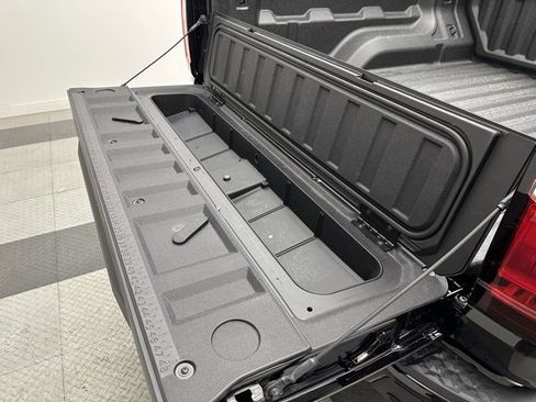 New 2025 GMC Canyon AT4 w/ AT4X Package image 24