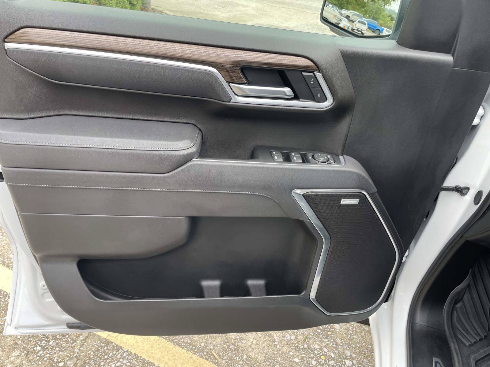 Used 2025 Chevrolet Silverado 1500 RST AWD/4WD image 14