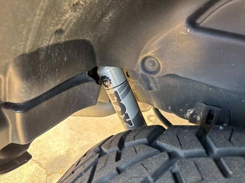 Used 2018 Jeep Wrangler Unlimited Sahara image 2