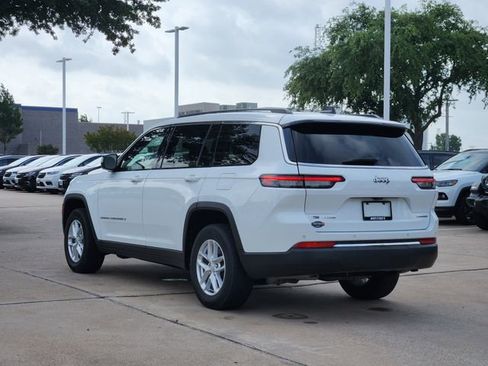 Used 2022 Jeep Grand Cherokee L Laredo w/ Luxury Tech Group I AWD/4WD image 5