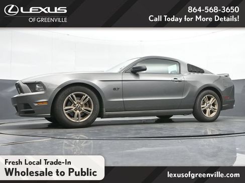 Used 2014 Ford Mustang Coupe RWD image 16