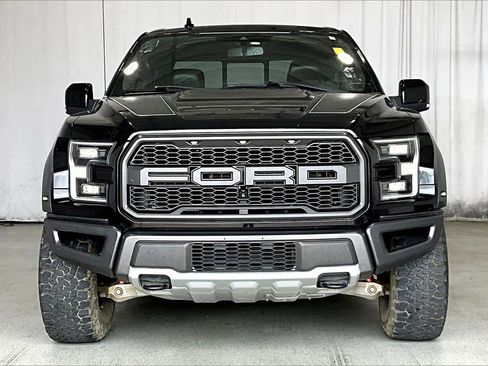 Used 2019 Ford F150 Raptor w/ Equipment Group 802A Luxury image 3
