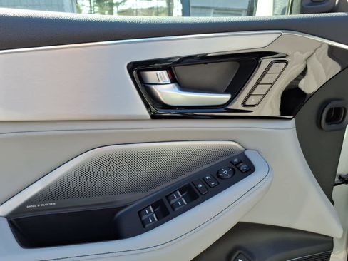 Certified 2026 Acura MDX SH-AWD w/ Technology Package image 24