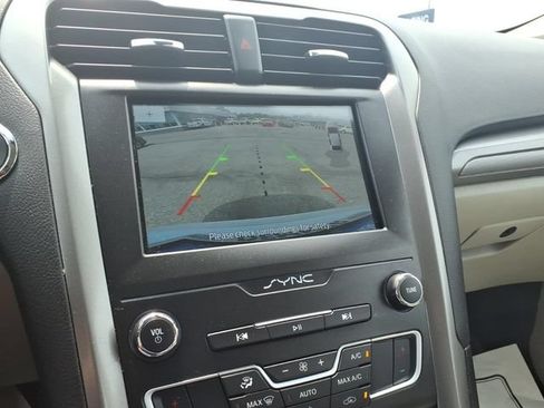 Certified 2020 Ford Fusion SE FWD image 18