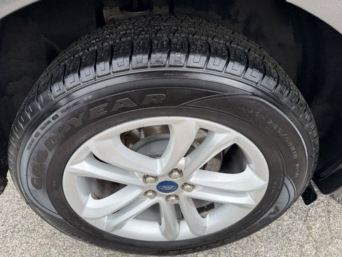 Used 2019 Ford Edge SEL w/ Equipment Group 201A AWD/4WD image 5