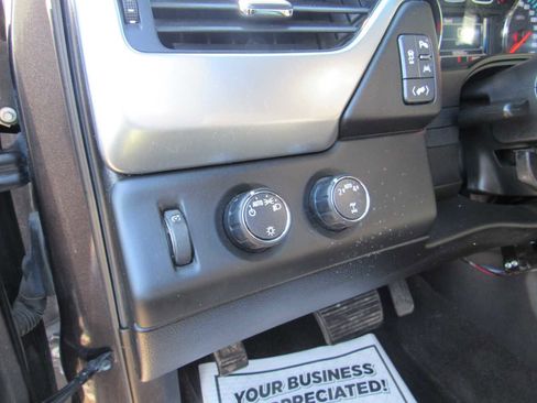 Used 2017 Chevrolet Tahoe LT image 12