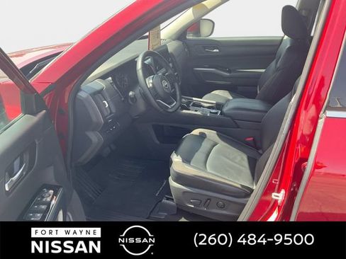 Certified 2024 Nissan Pathfinder SL AWD/4WD image 12
