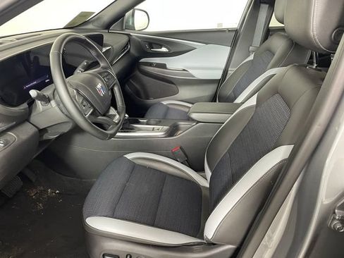 Used 2024 Buick Envista Preferred w/ Convenience I Package FWD image 2