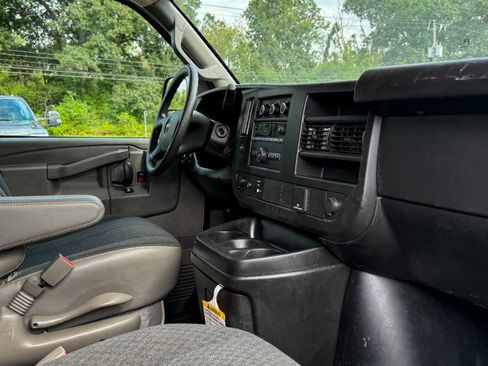 Used 2022 GMC Savana 2500 w/ Driver Convenience Package RWD image 10