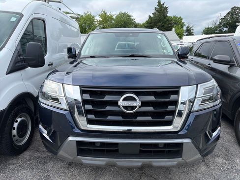 Used 2024 Nissan Armada SL w/ Captain's Chairs Package AWD/4WD image 2