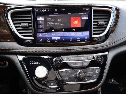 Used 2021 Chrysler Pacifica Pinnacle image 21