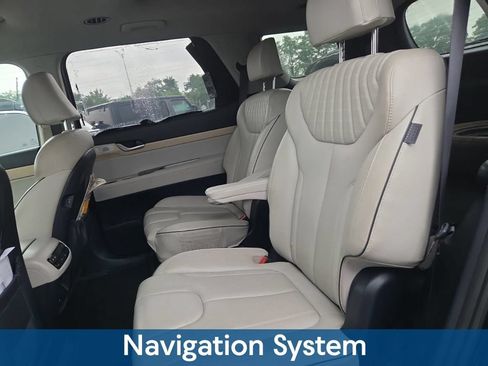 Used 2023 Hyundai Palisade Limited AWD/4WD image 2