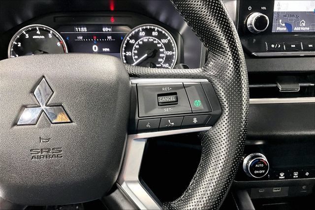 Used 2024 Mitsubishi Outlander SE FWD image 12