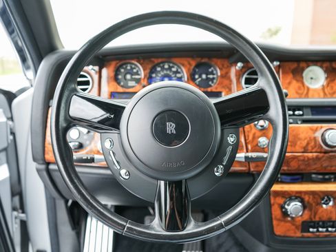 Used 2005 Rolls-Royce Phantom Sedan RWD image 14