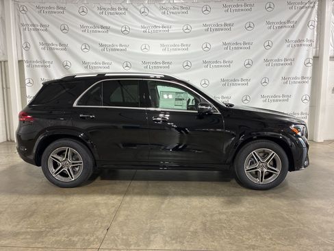 New 2026 Mercedes-Benz GLE 450e 4MATIC image 3