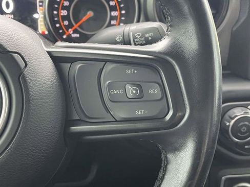 Used 2022 Jeep Gladiator Willys image 26