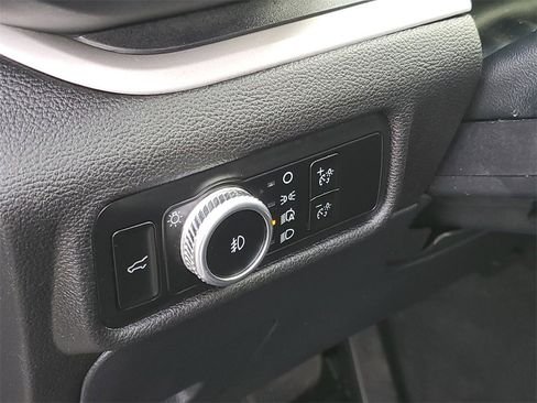 Used 2023 Ford Explorer XLT w/ Equipment Group 202A image 13