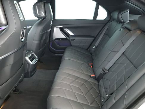 Used 2024 BMW i7 eDrive50 image 19