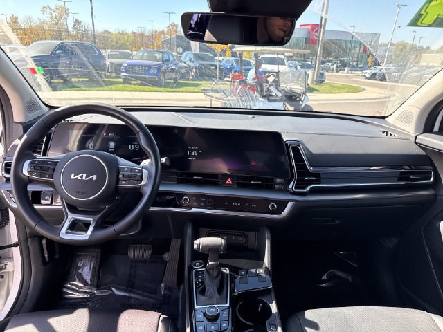 Used 2024 Kia Sportage EX FWD image 15