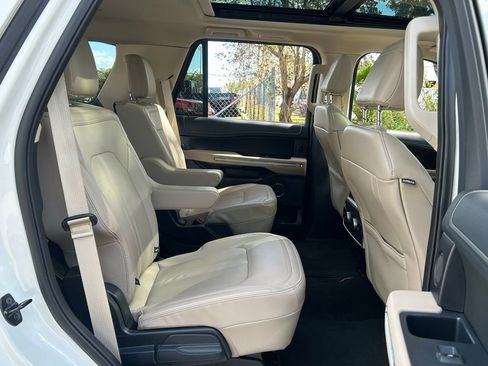Used 2022 Ford Expedition Limited image 42
