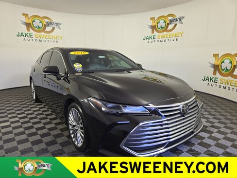 Used 2019 Toyota Avalon Limited image 1