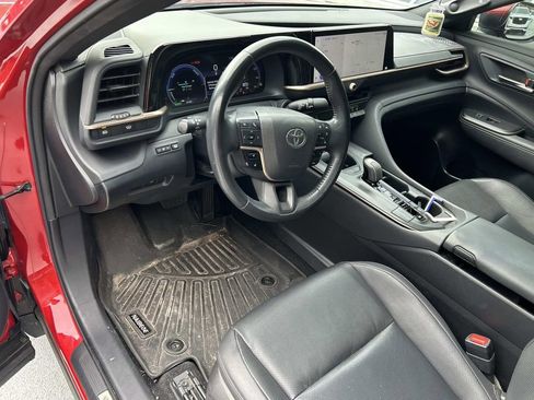 Used 2023 Toyota Crown AWD/4WD image 8