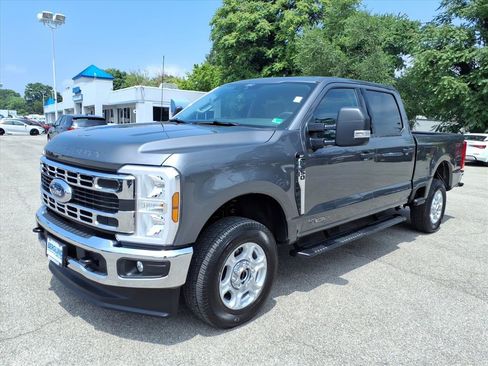 Used 2025 Ford F250 XLT AWD/4WD image 8