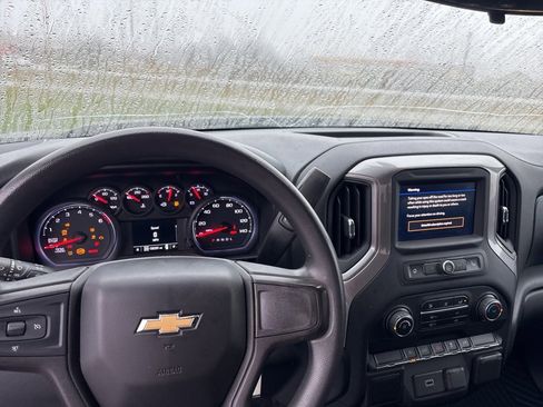 Used 2020 Chevrolet Silverado 1500 Custom w/ Custom Value Package image 14