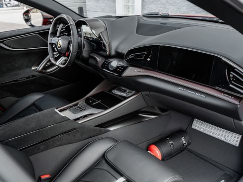 Used 2026 Ferrari Purosangue AWD/4WD image 2