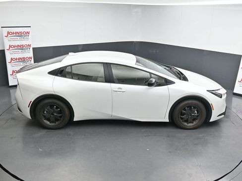 Used 2024 Toyota Prius LE image 17