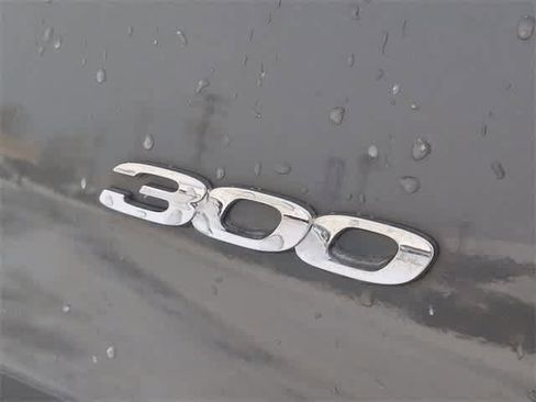 Used 2019 Chrysler 300 Touring image 13