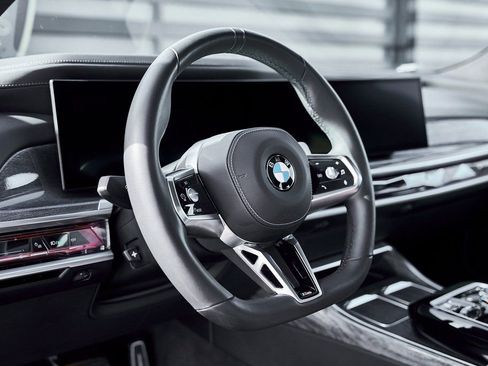 Used 2024 BMW 760i xDrive AWD/4WD image 37