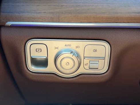 Certified 2024 Mercedes-Benz GLS 450 4MATIC image 28